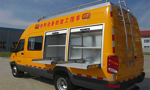 <b>存能電氣供應(yīng)軍用特種車輛使用車載式UPS電源</b>